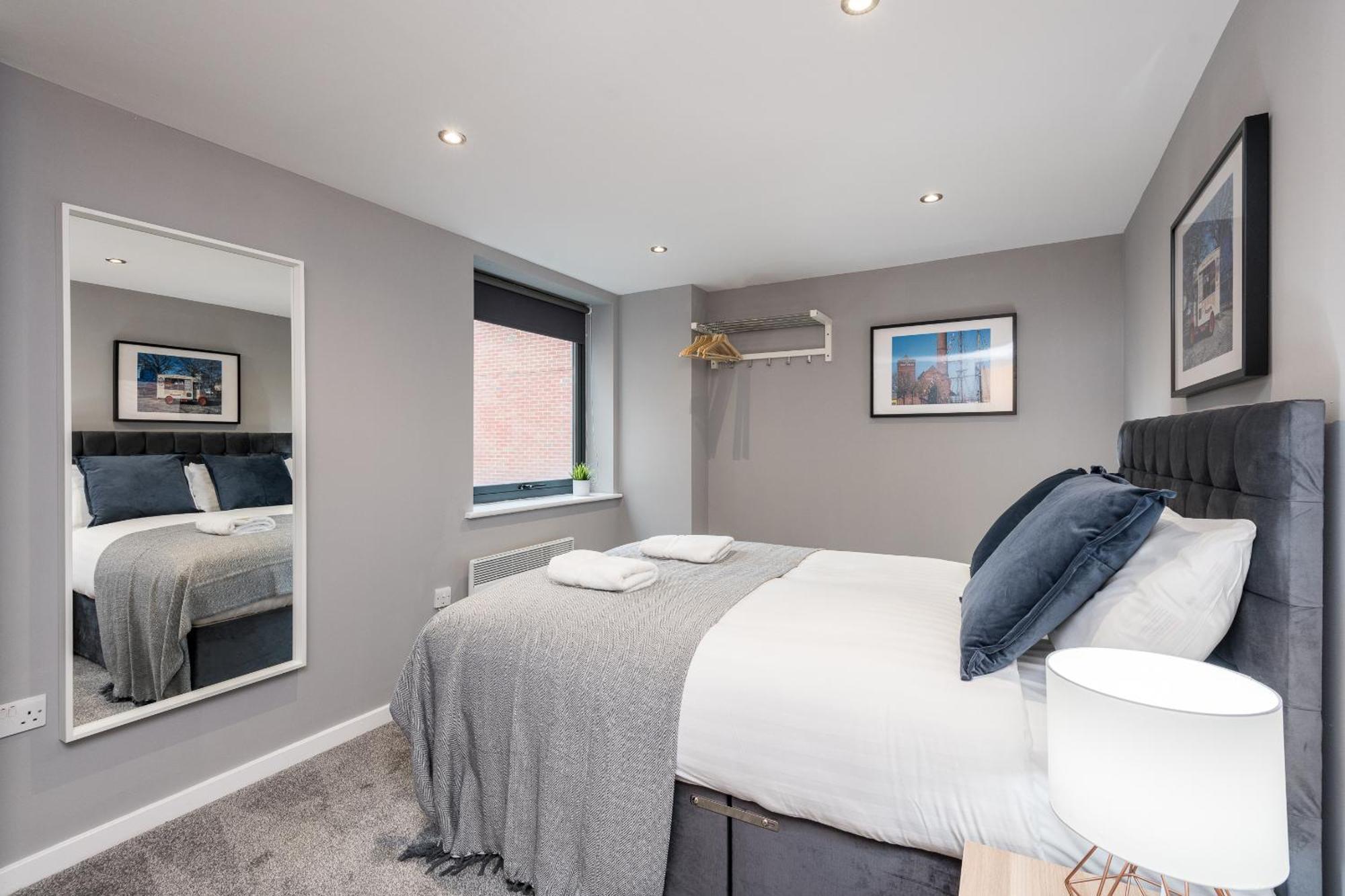 Host Apartments - Contemporary 3 Bed Apt With Balcony - Perfect For Long Stays Liverpool Exteriör bild